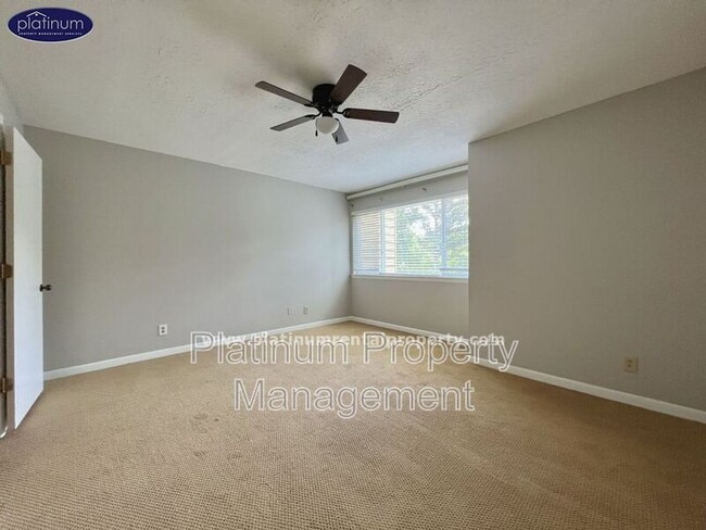 Building Photo - 63 Sandalwood Cir