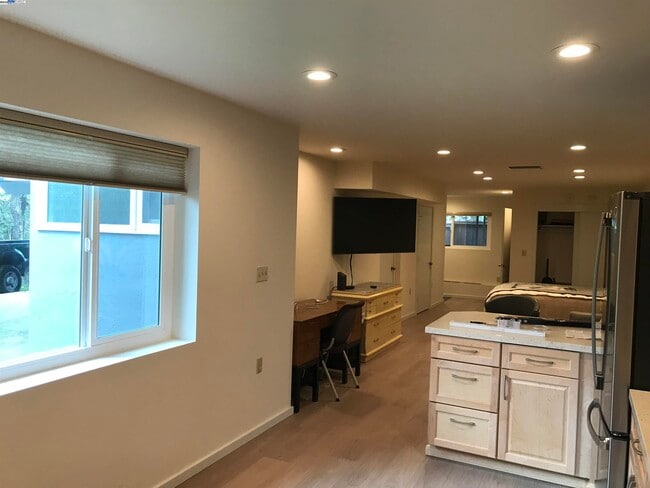 Building Photo - 11 Corte Del Contento