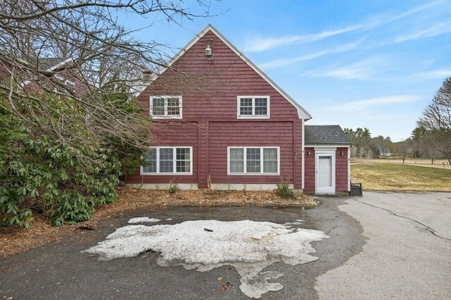 Building Photo - 178 Exeter Rd