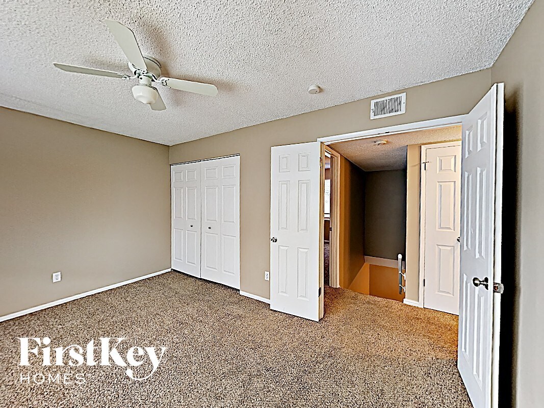 Building Photo - 6832 Chilham Dr