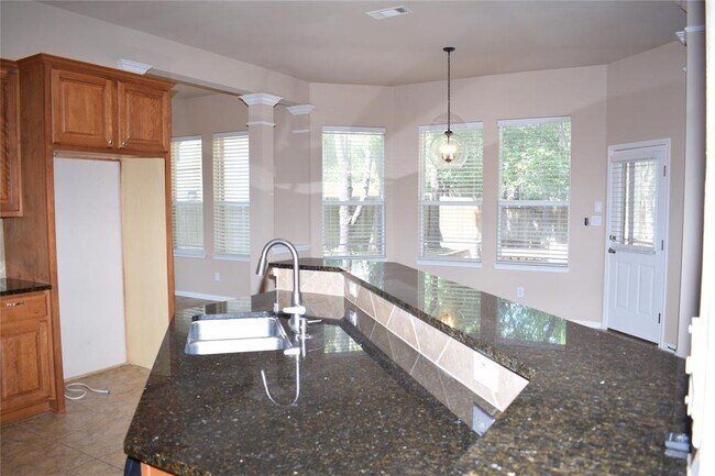 Building Photo - 7233 Via Dono Dr