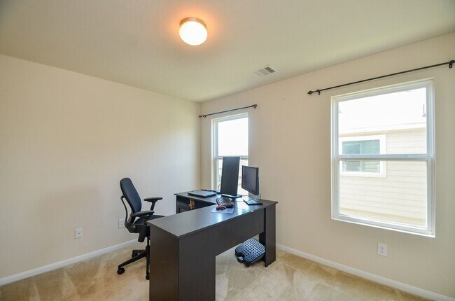 Building Photo - 12506 Greencanyon Dr