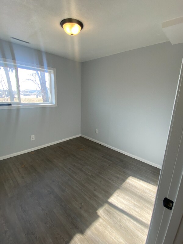 Building Photo - 517 S Clark St