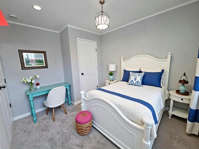 Building Photo - 447 Warbler Ln