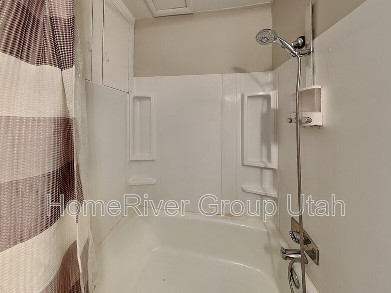 Building Photo - 374 S 1100 E