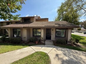 Building Photo - Spacious 3-Bed, 2-Bath End-Unit Townhome w...