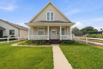 Building Photo - 3502 E Jackson Ave