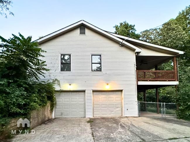 Building Photo - 3255 Sharon Ln