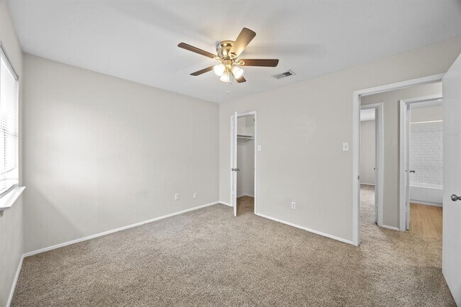 Building Photo - 6904 Rifle Bend