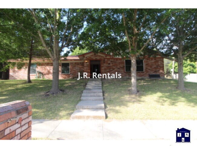 Building Photo - 616 Manning Dr