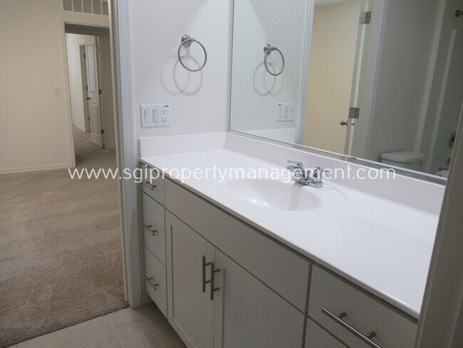 Building Photo - 19218 W Pierson St