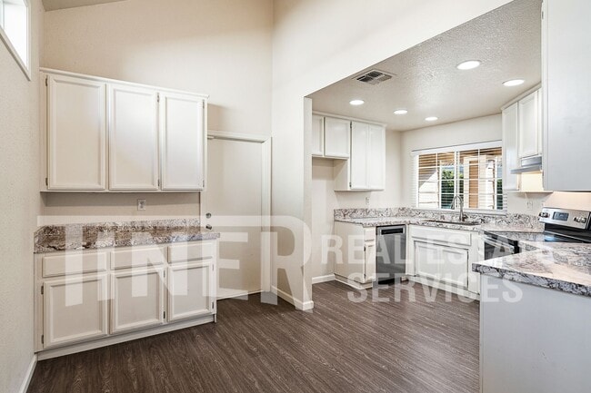 Building Photo - 5626 Bolton Way