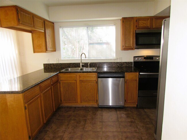 Building Photo - 16706 Running Quail Ct