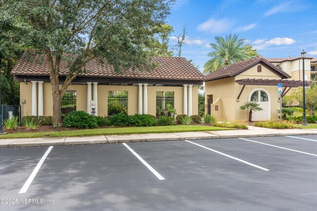 Building Photo - 3958 Baymeadows Rd