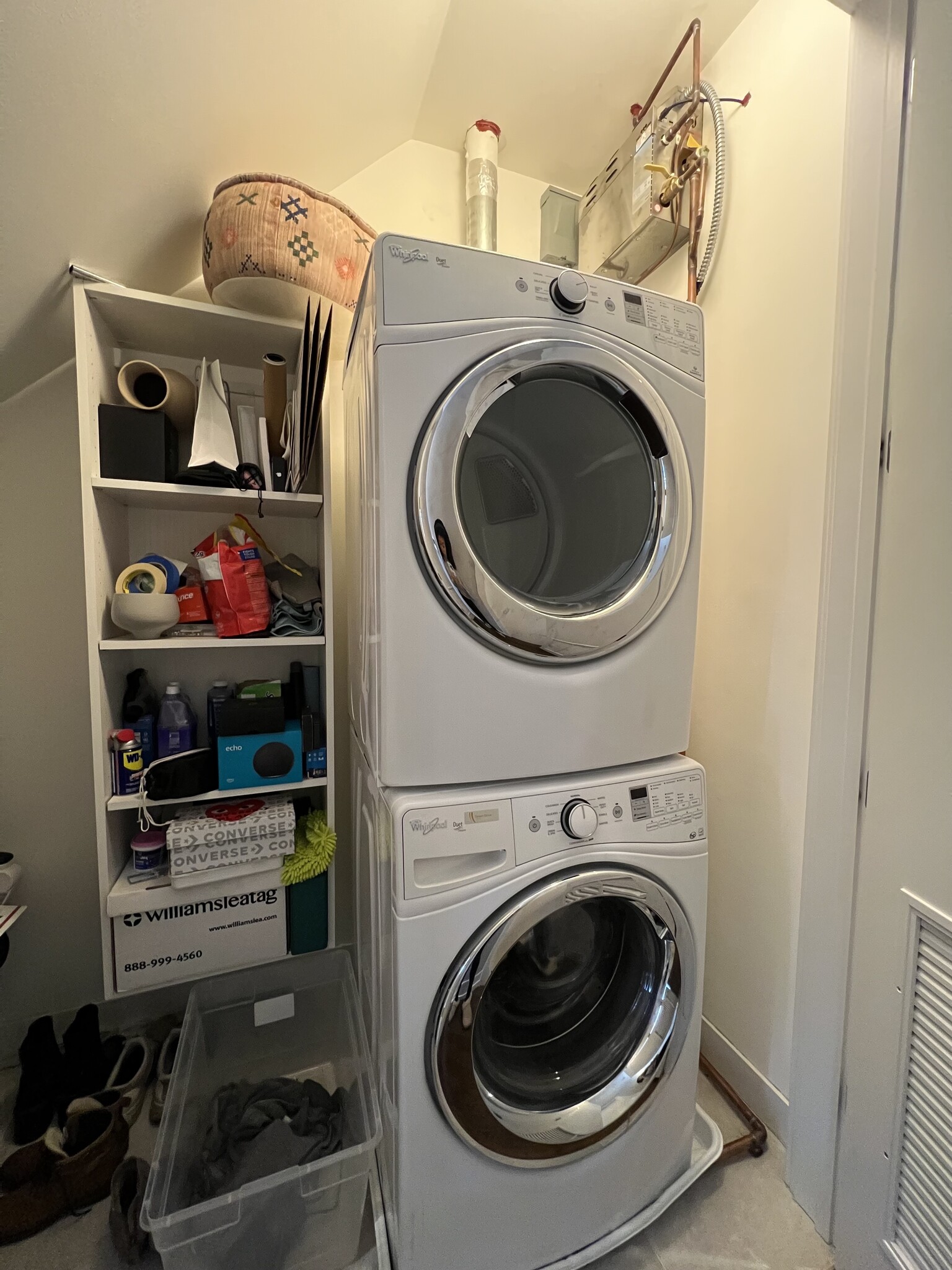 Washer/Dryer with storage space closet - 1534 W Cortez St