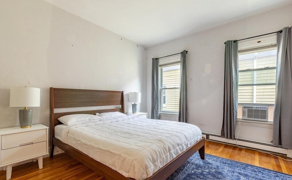 Building Photo - 59 Hillside St