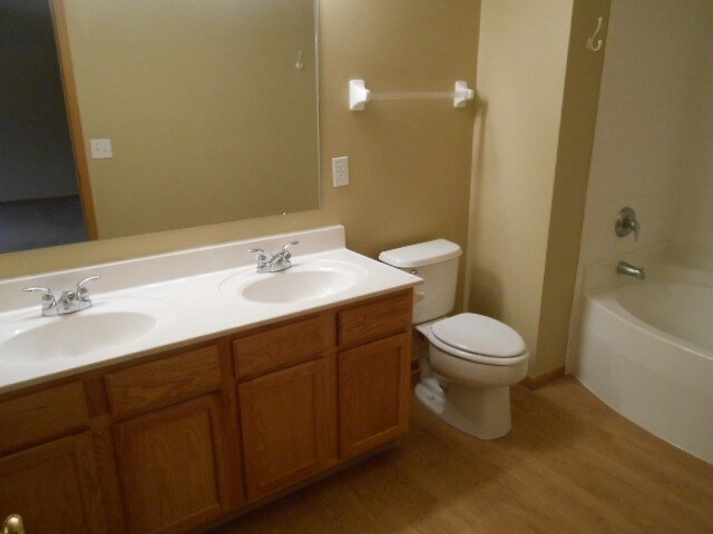 Building Photo - 485 Sycamore Creek St