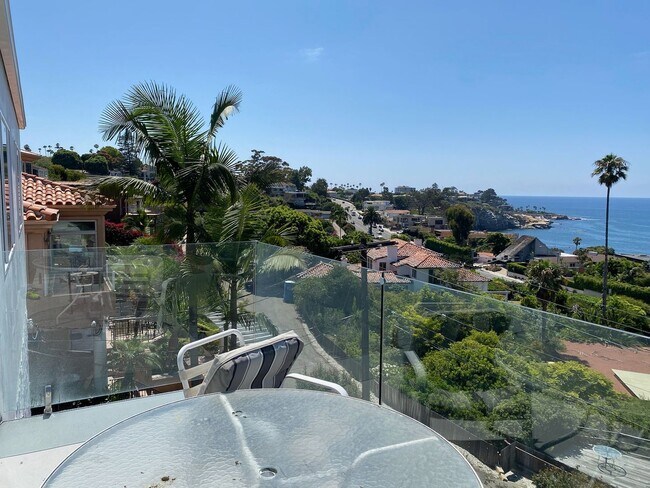 Building Photo - Gorgeous luxury flat with ocean view in La Jolla. Gustavo Lopez