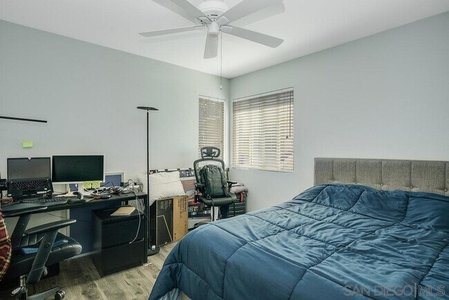 Building Photo - 2811 W Canyon Ave.