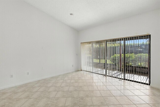 Building Photo - 3646 English Rd