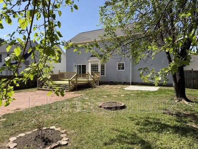 Building Photo - 804 Falling Wind Ct