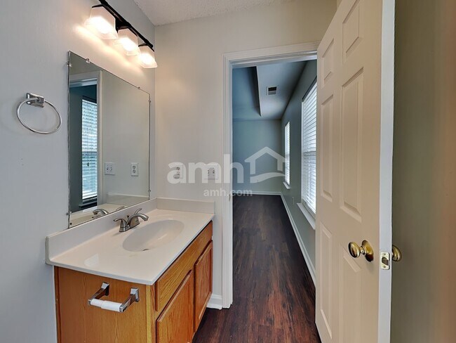 Building Photo - 155 Mott Rd