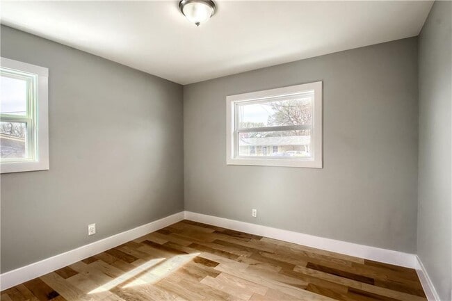 Building Photo - 1805 Rhodes Rd