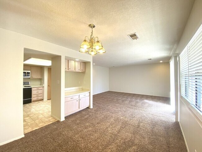 Building Photo - 2nd Floor - 2BR/2Bath - Balcony - 1Car Garage