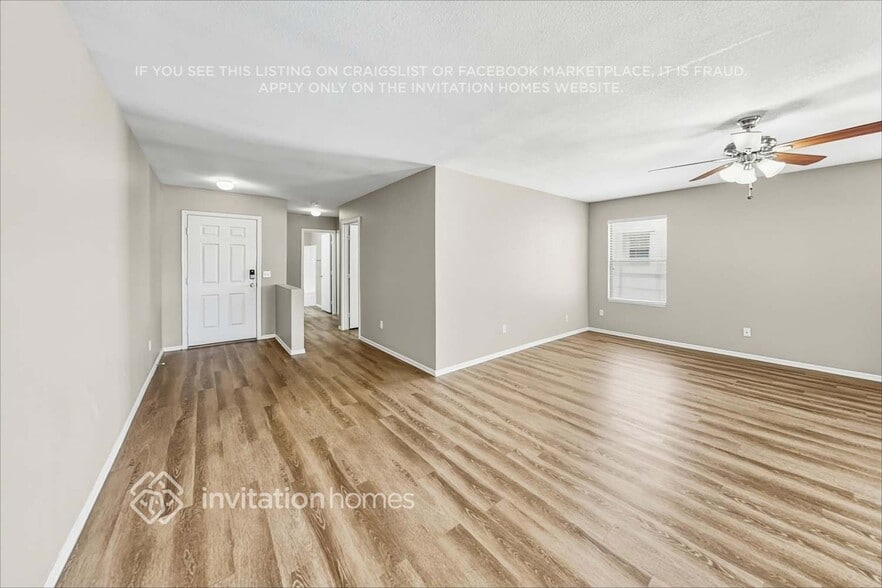 Building Photo - 3035 E Santa Rosa Dr