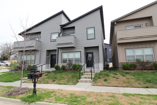 Primary Photo - 2648 N Ward Dr