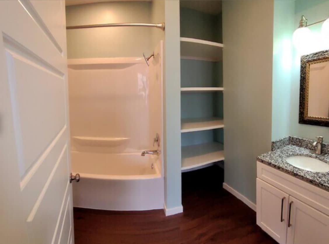 Building Photo - 713 4th Ave