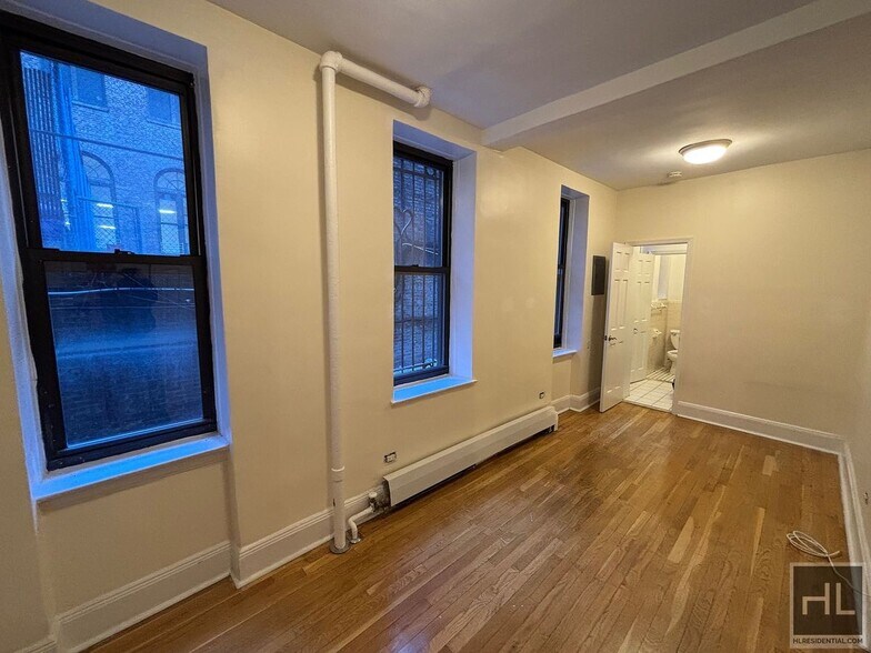 Primary Photo - WEST 45 STREET
