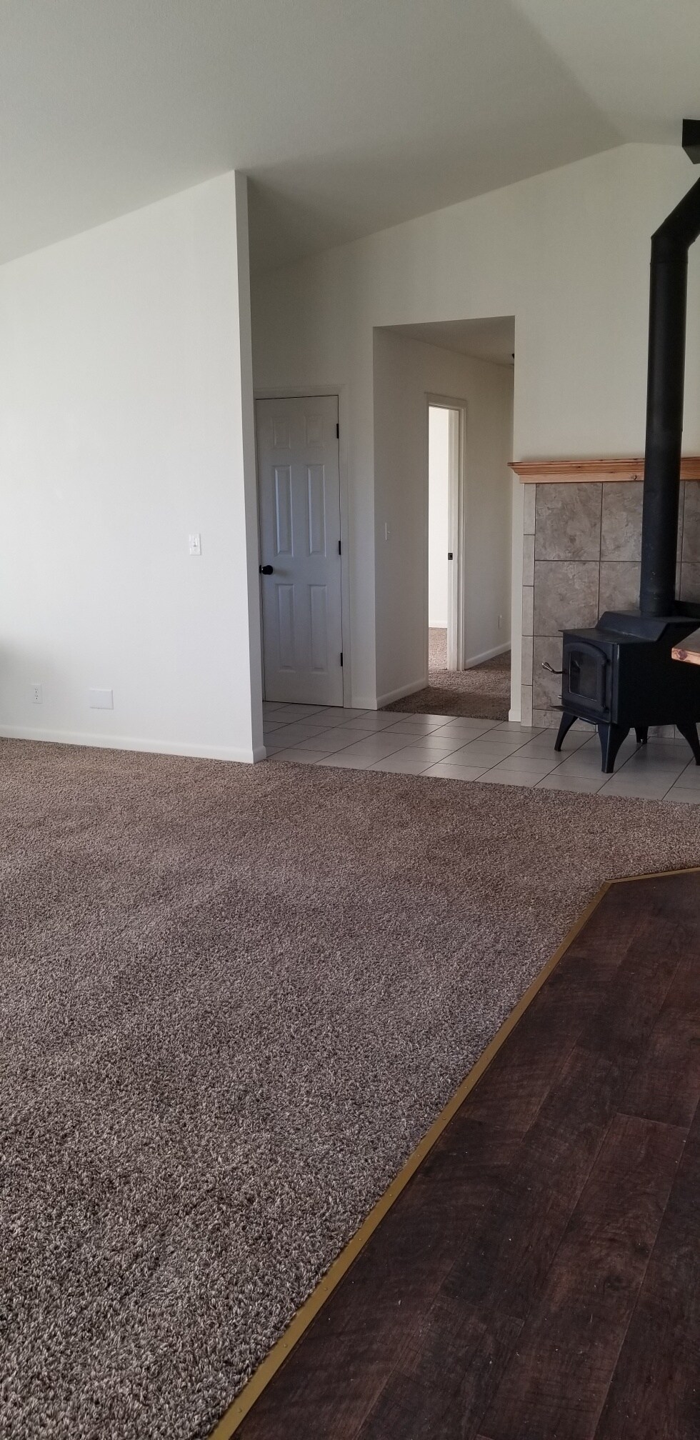 Building Photo - 472-285 Johnstonville Rd