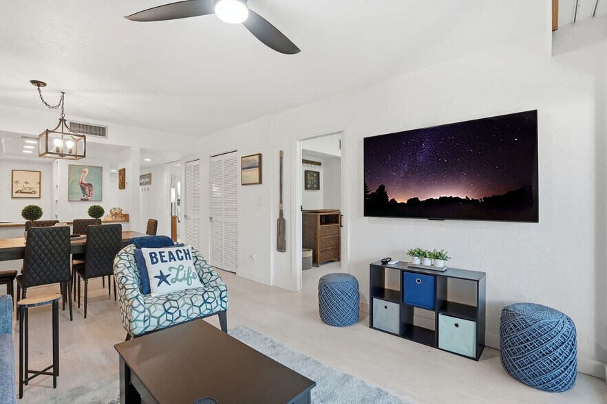 Building Photo - 600 Neapolitan Way