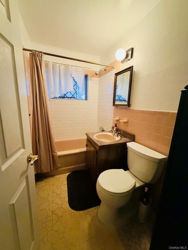 Building Photo - 107 Ball Park Ln