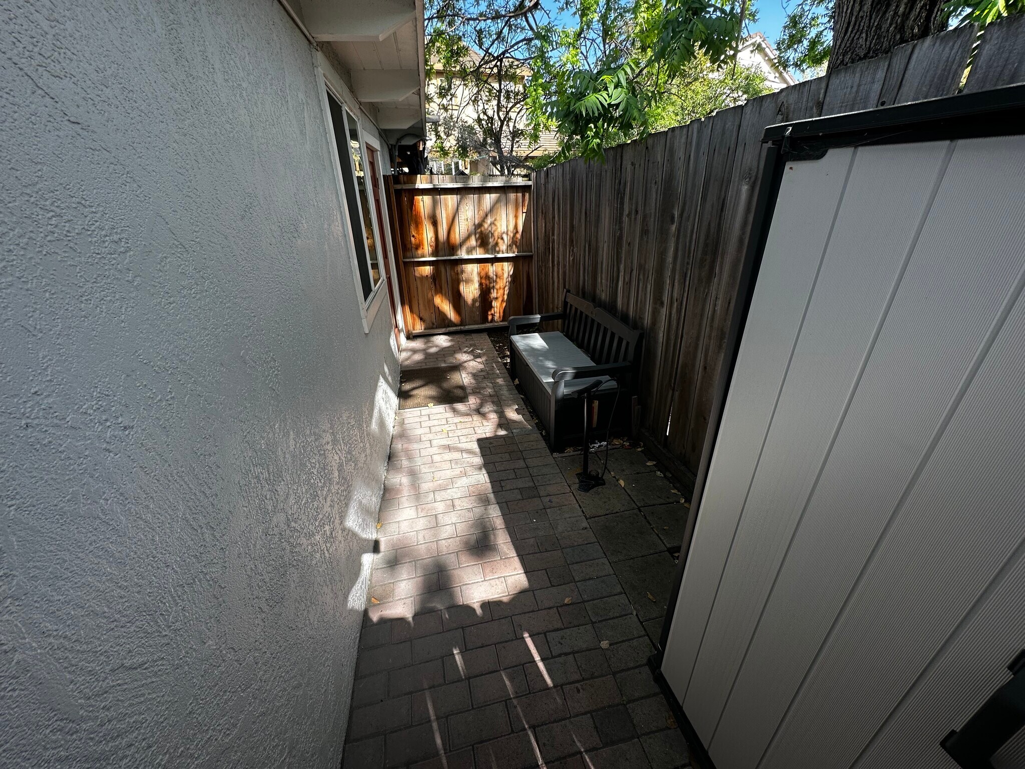 Building Photo - 1420 Chilco St