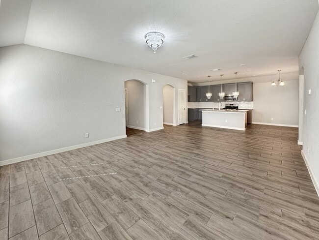 Building Photo - 736 Ft Leonard