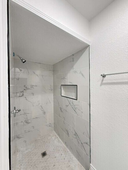 Building Photo - 4510 Briargrove St