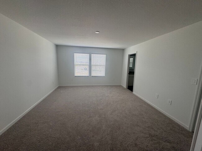 Building Photo - 4923 SW 81st Loop