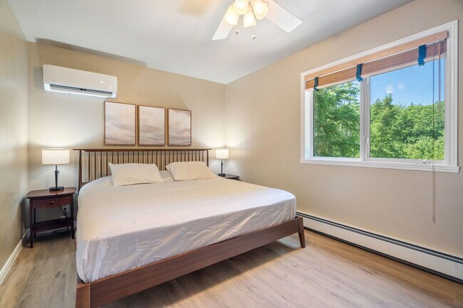 Building Photo - 28 Shoals View Dr