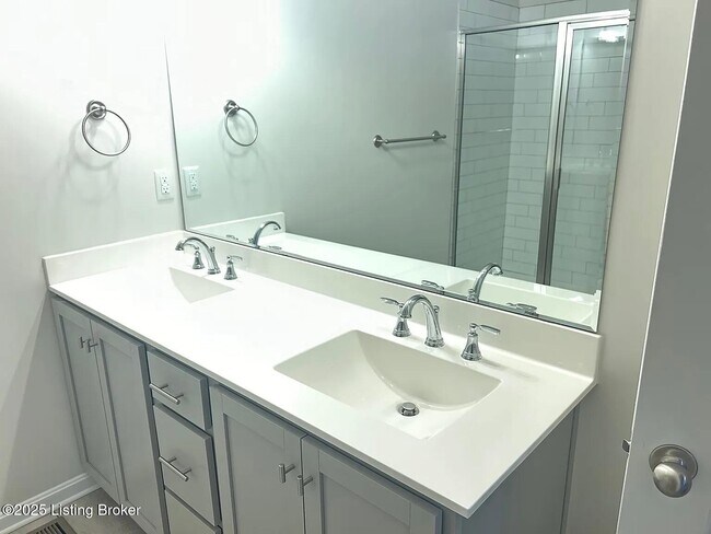 Building Photo - 3022 Taylor Cv Dr