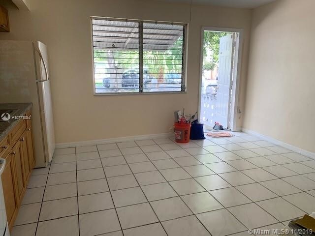 Building Photo - 5636 Hayes St