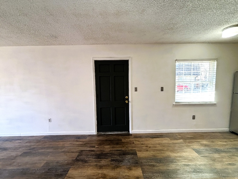 Building Photo - 3300 Madison Ave