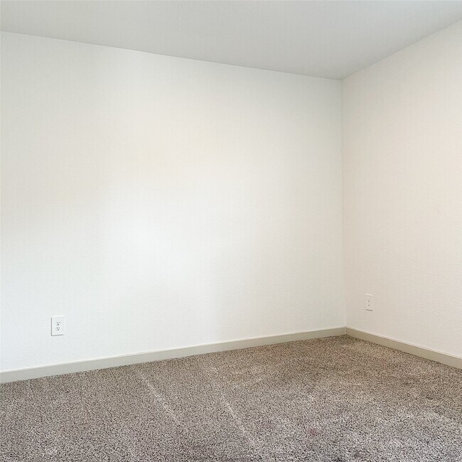 Building Photo - 6814 Bradford Ter Rd