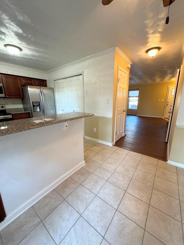 Building Photo - 1363 Battleford Dr