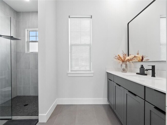 Building Photo - 239 Hampton Loop