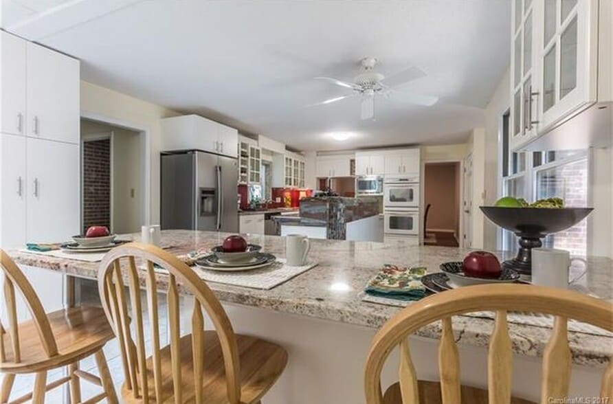 Building Photo - 2320 Carson Drive