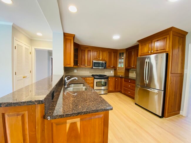 Building Photo - 6629 Kirby Ct