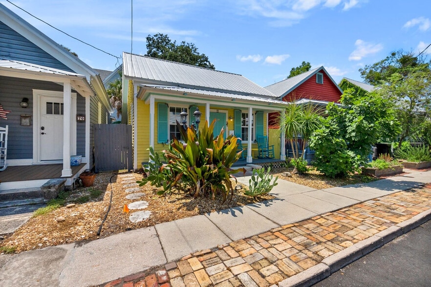 Building Photo - 72 Abbott St