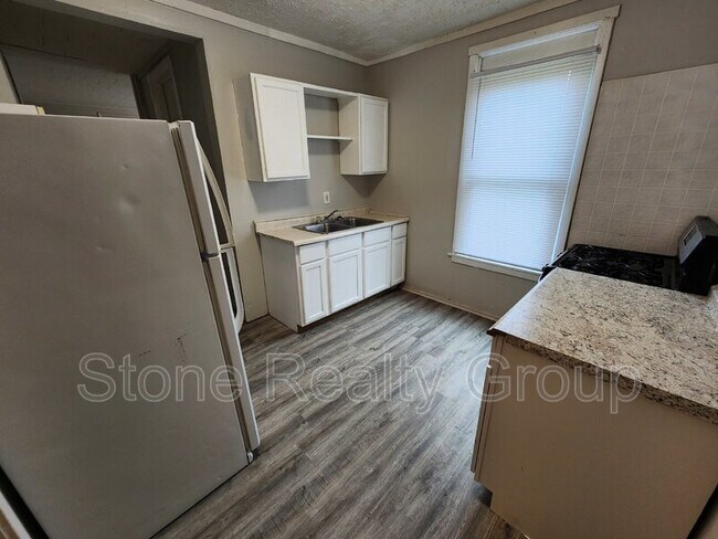Building Photo - 2044 N 11th St